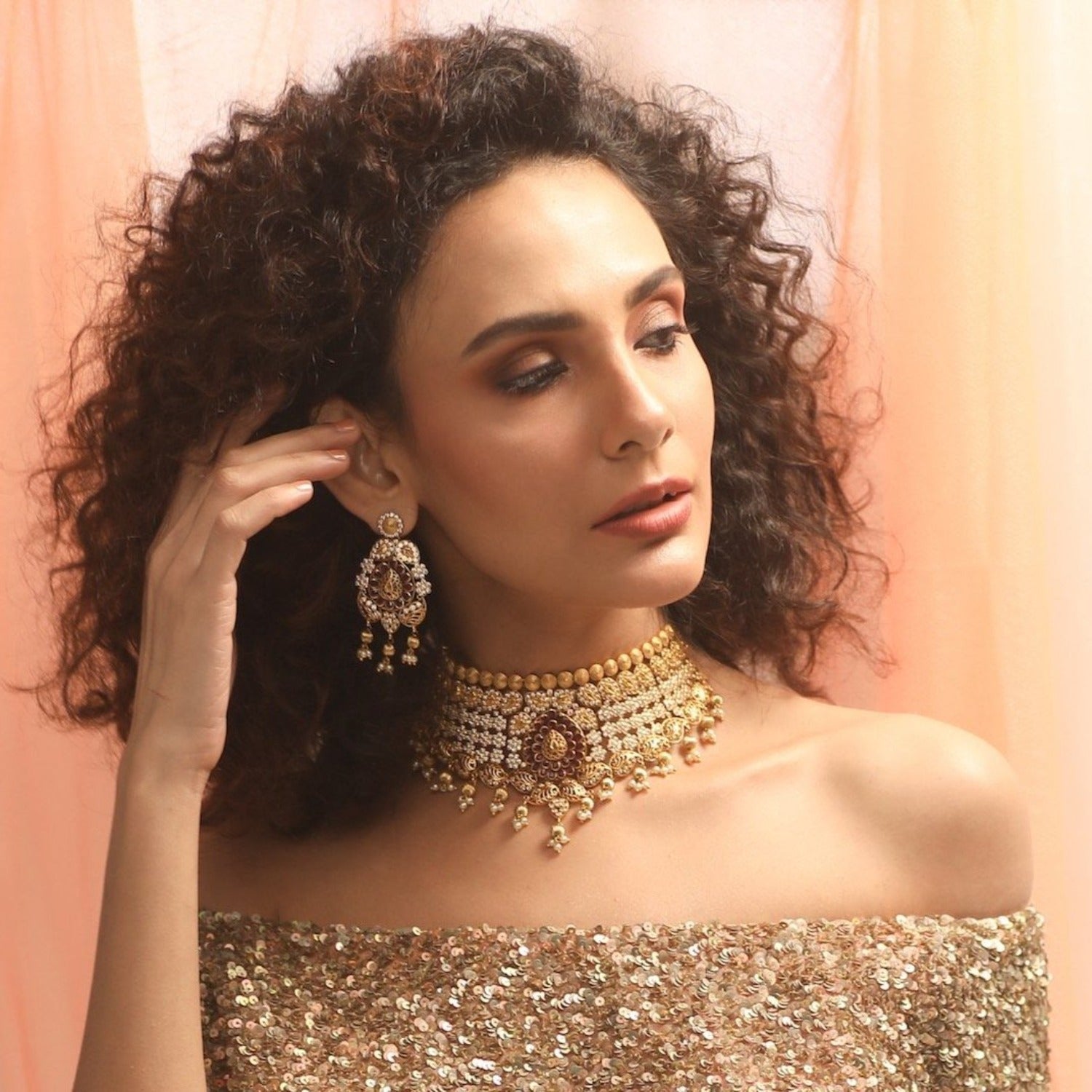 The most trending Choker Necklace sets from Tarinika