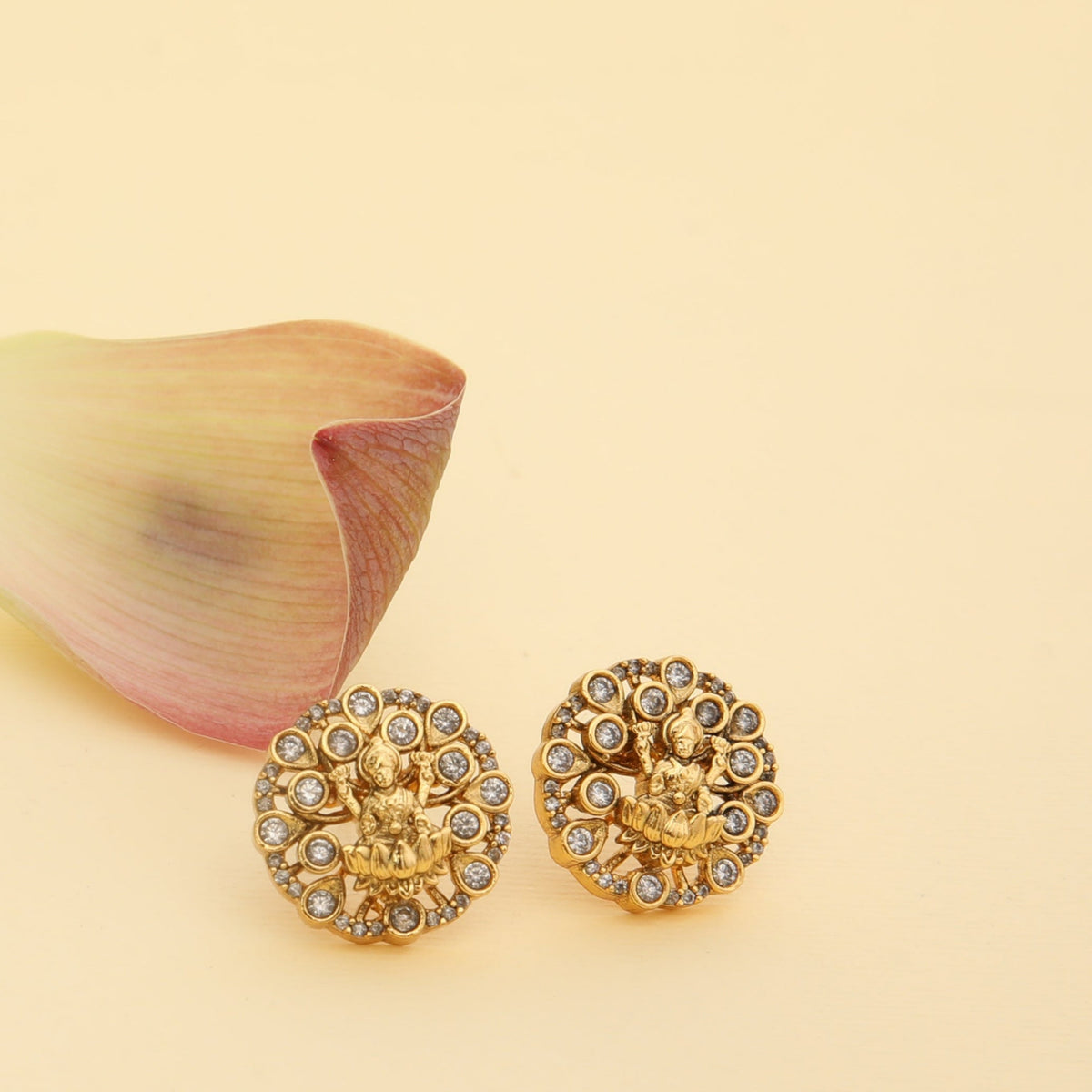 Samhita Antique Stud Earrings