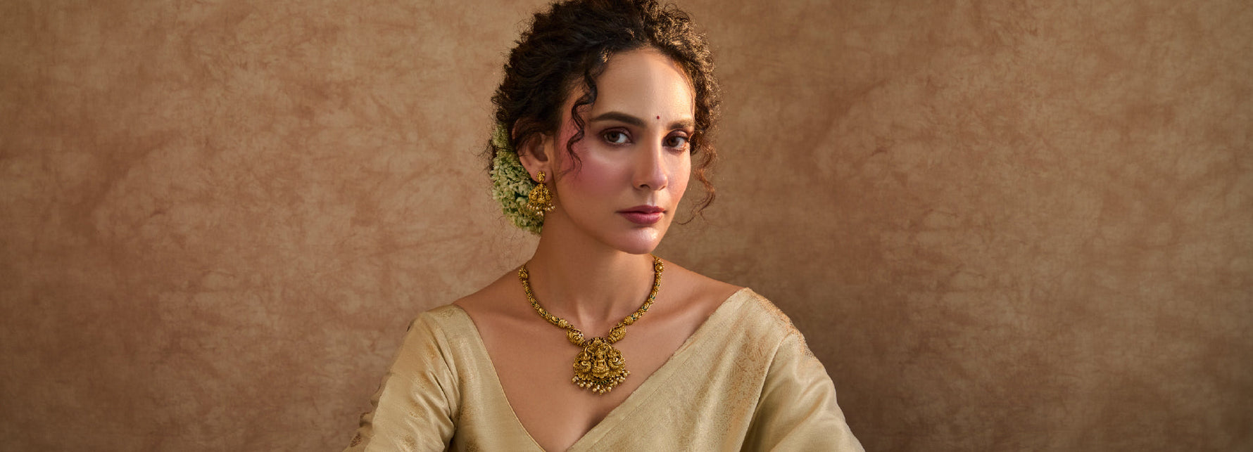 What is a Hasli Necklace? Meaning, History & Styling Guide