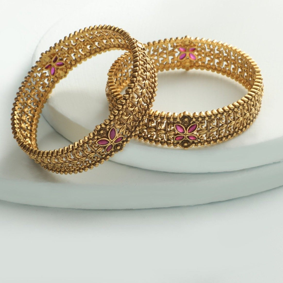 A Complete Guide to Buying Wedding Jewelry