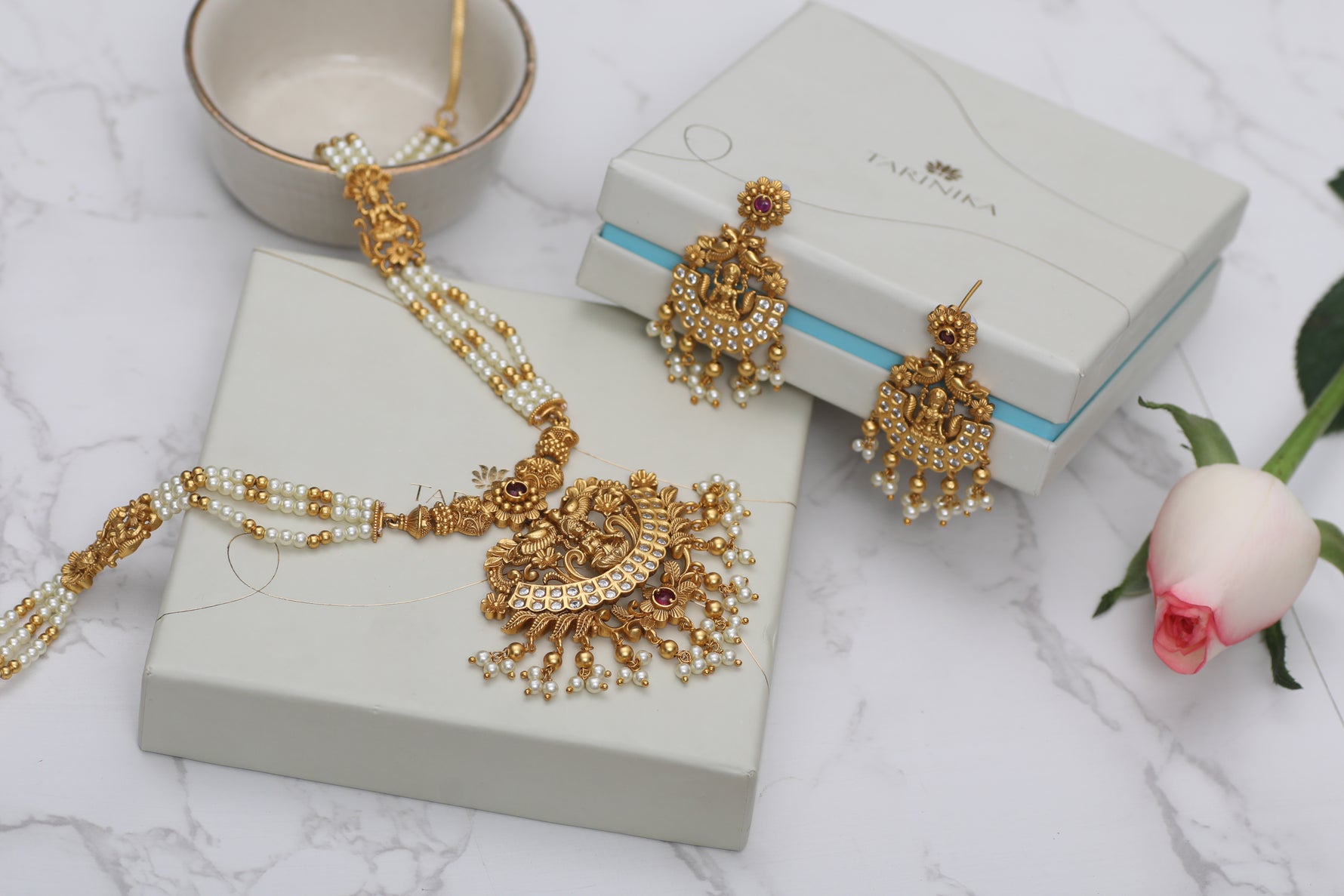 How to Choose The Perfect Wedding Jewelry Gifts
