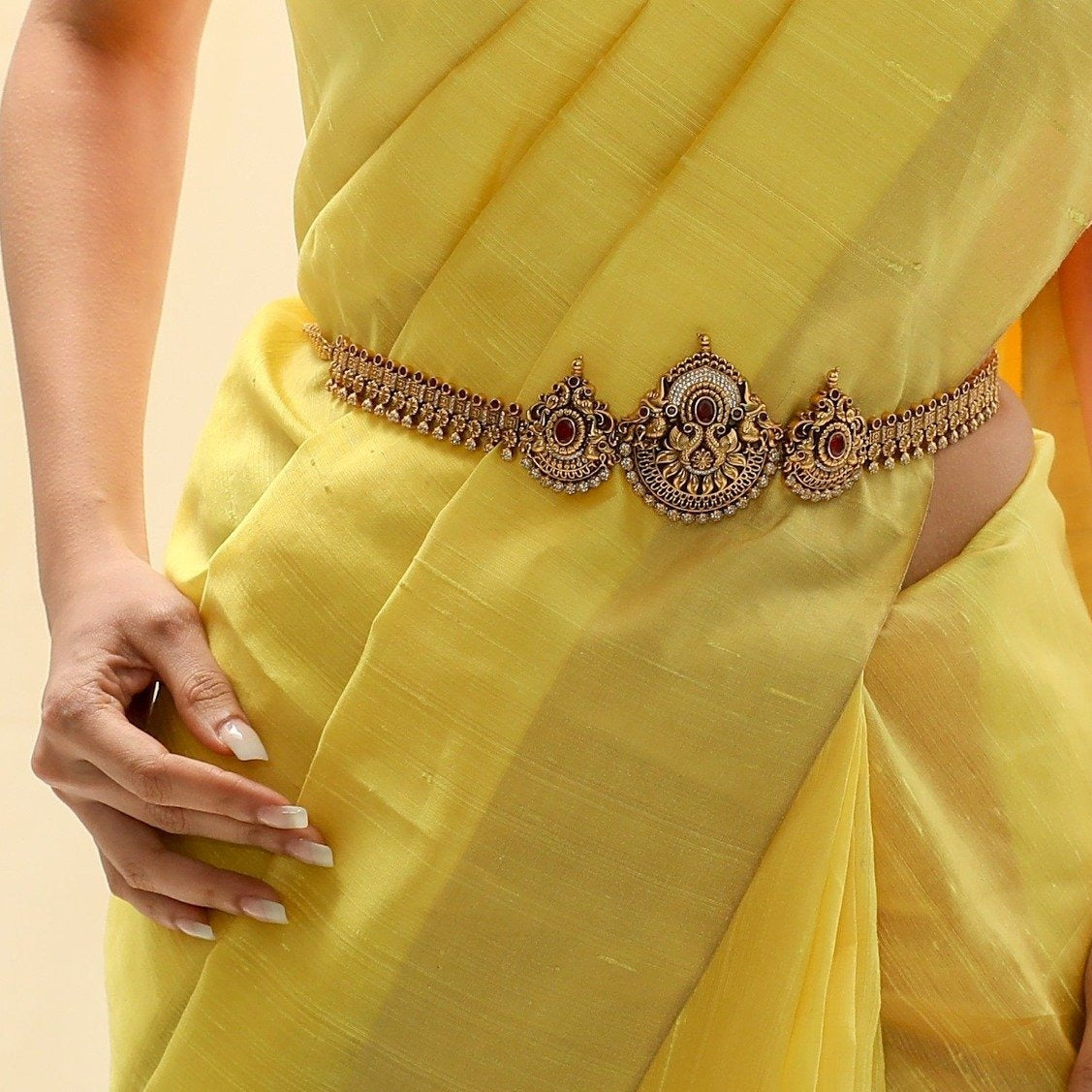 5 Reasons to Wear Kamarband Jewellery This Wedding Season