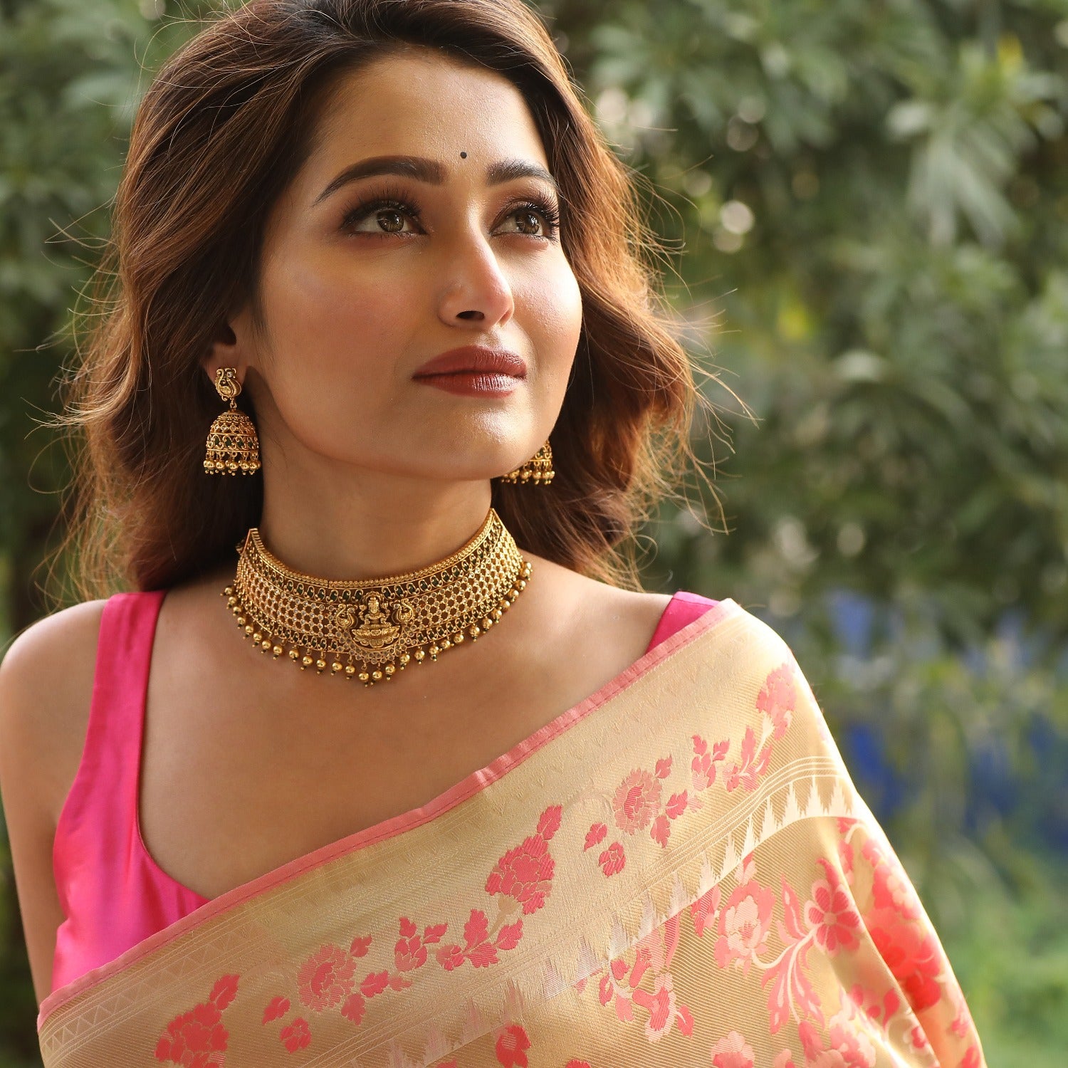8 Beautiful Choker Necklace Designs that Each Woman should Try in Wedding Season