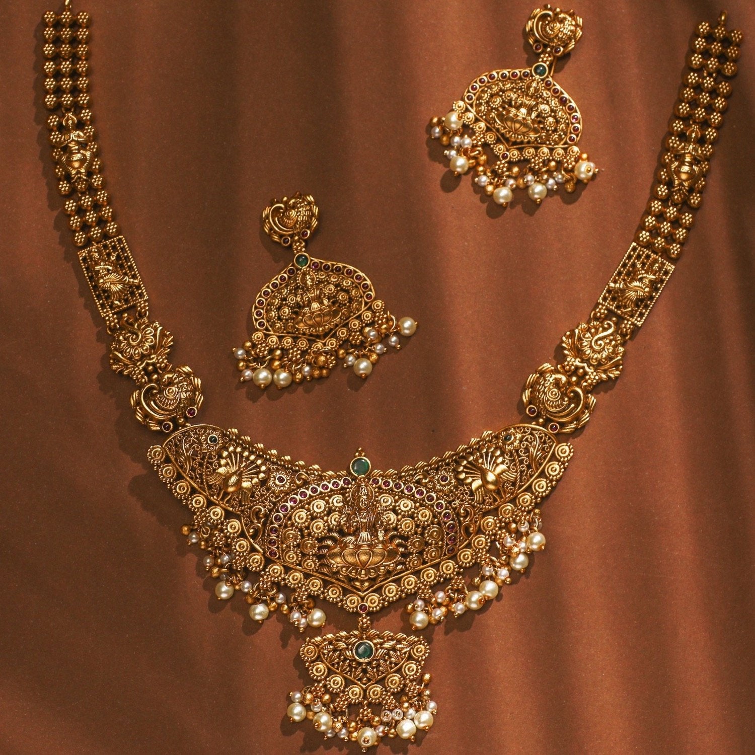 Jewelry Inspired from Famous Indian Monuments