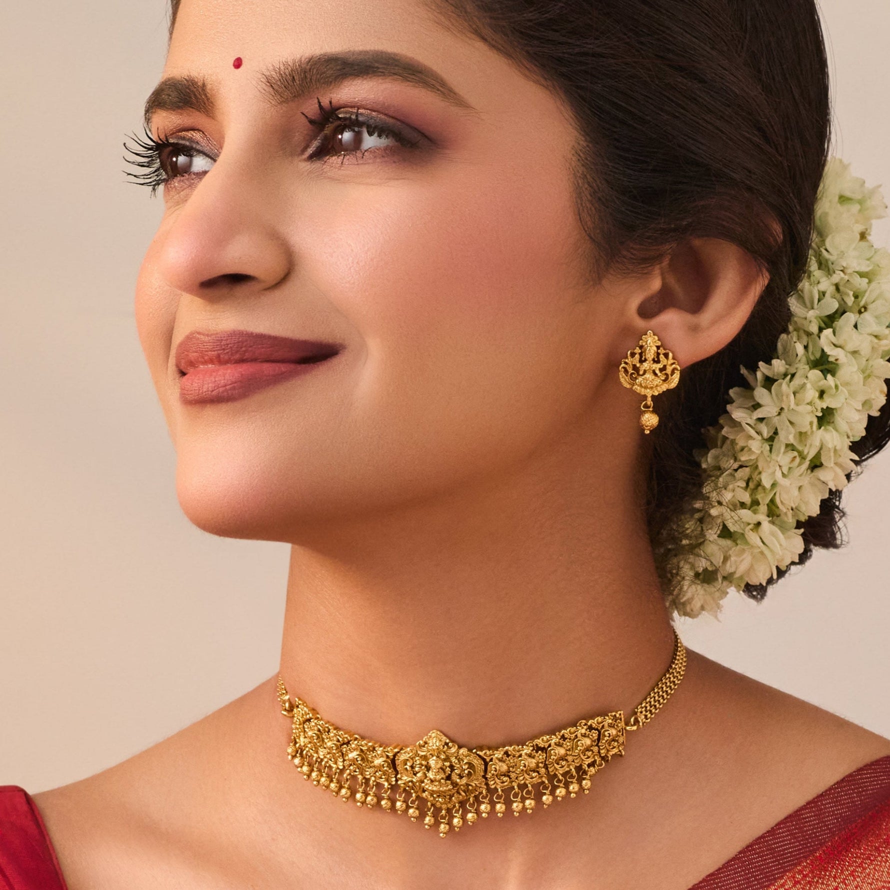 Vedhika Antique Choker Set