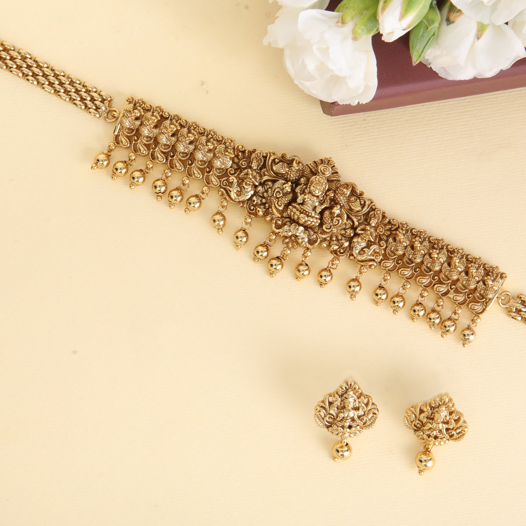 Vedhika Antique Choker Set