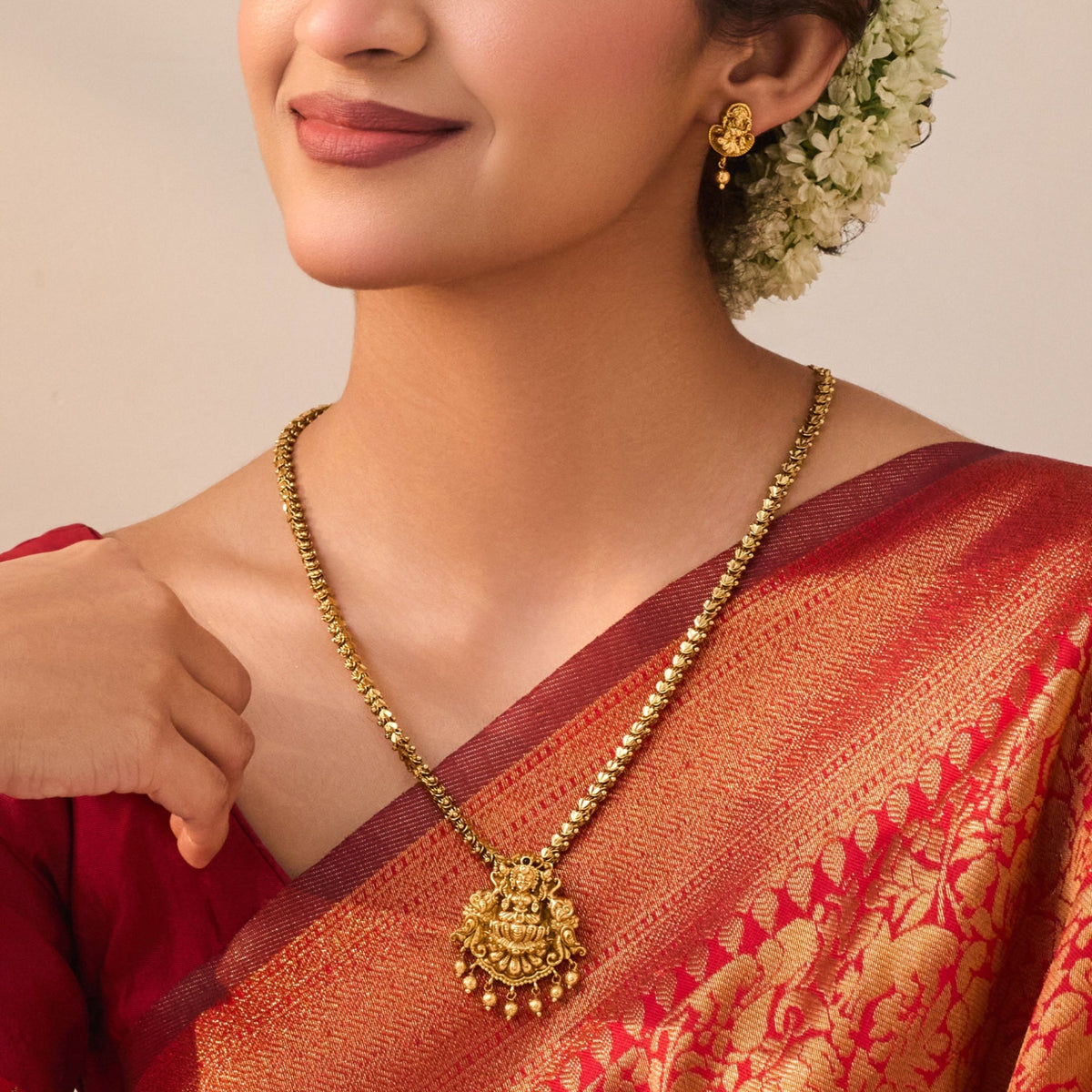 Shivangi Antique Pendant Set
