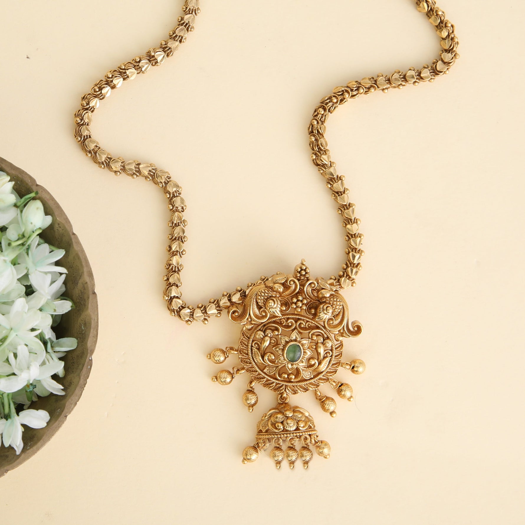 Eshanika Antique Pendant Set