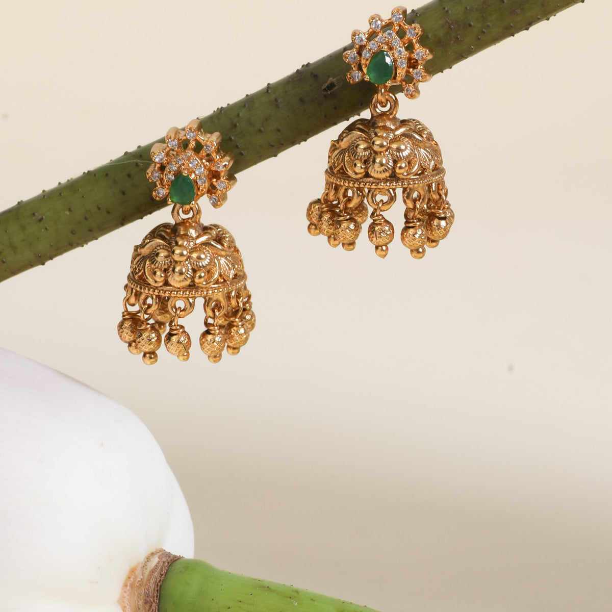 Eshanika Antique Pendant Set