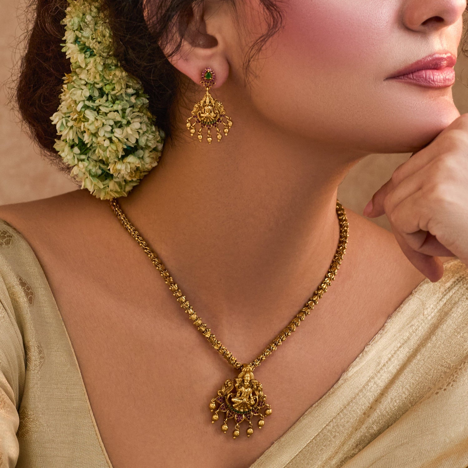 Ritabhari Antique Pendant Set