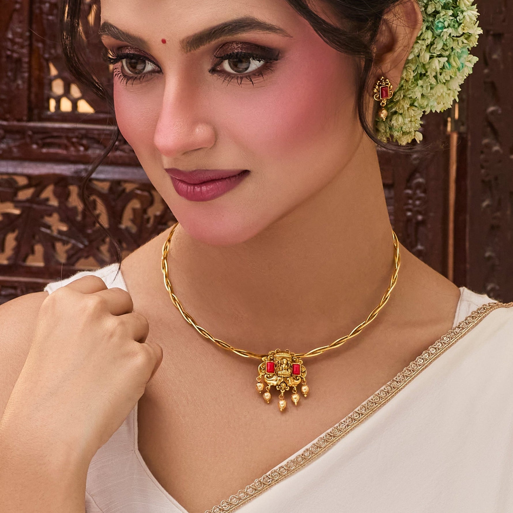 Ruchira Antique Pendant Set