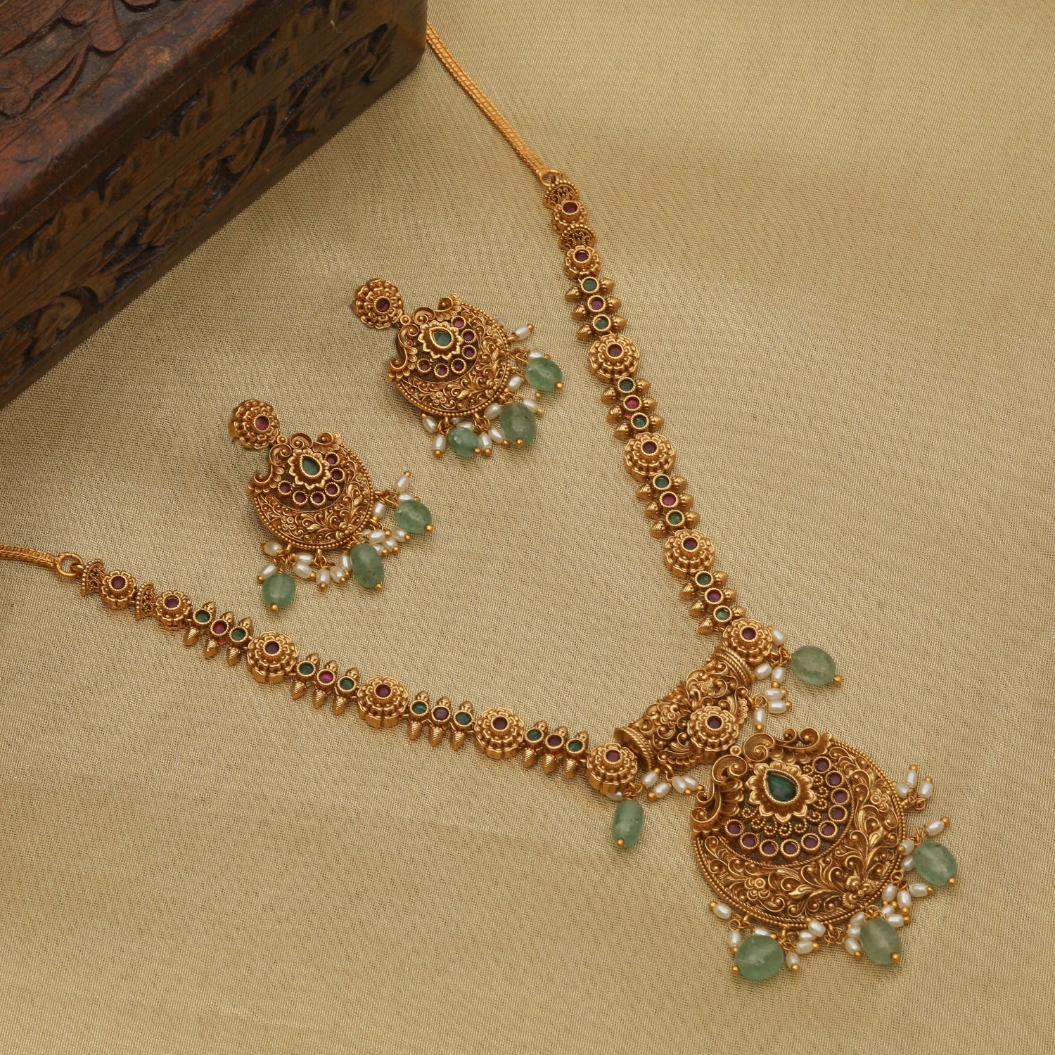 Samhita Antique Necklace Set