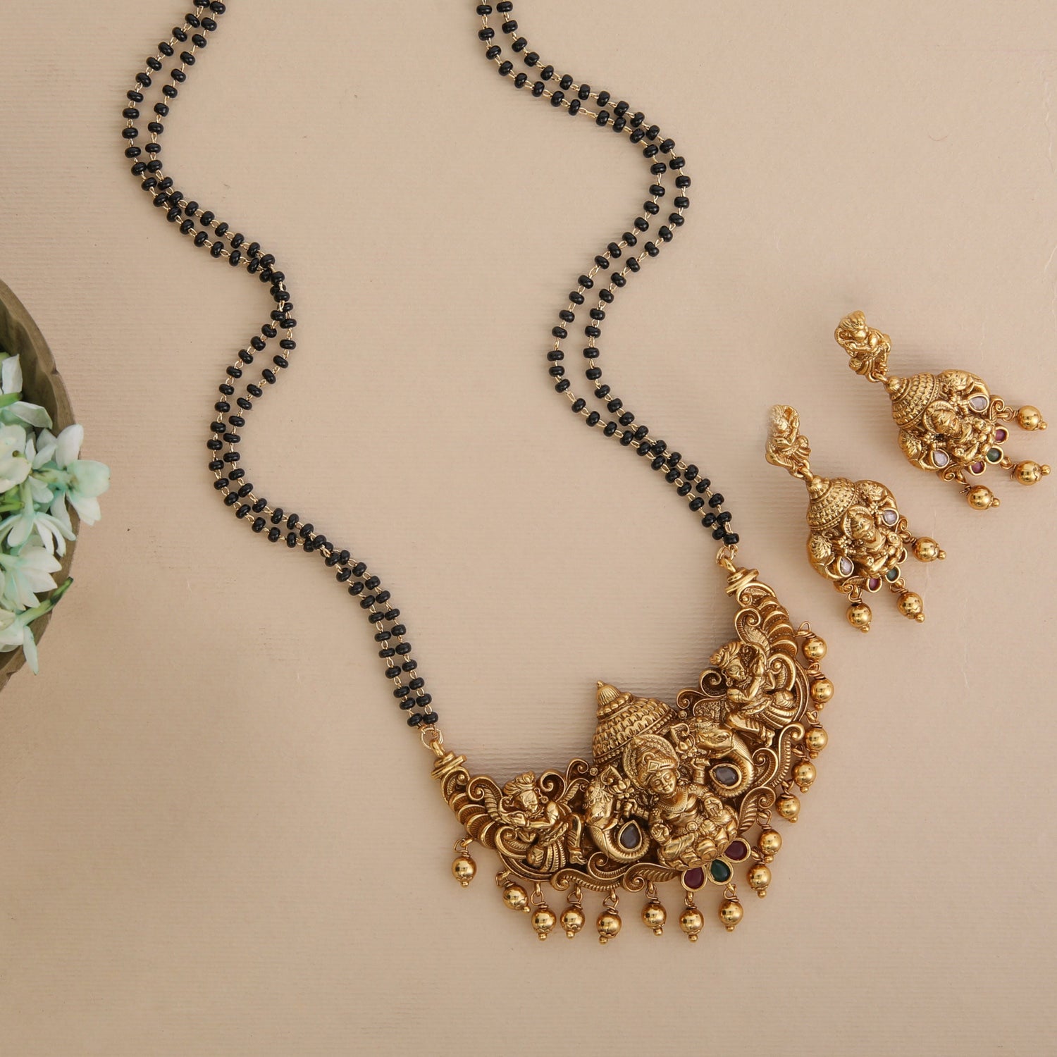 Oindrila Antique Necklace Set