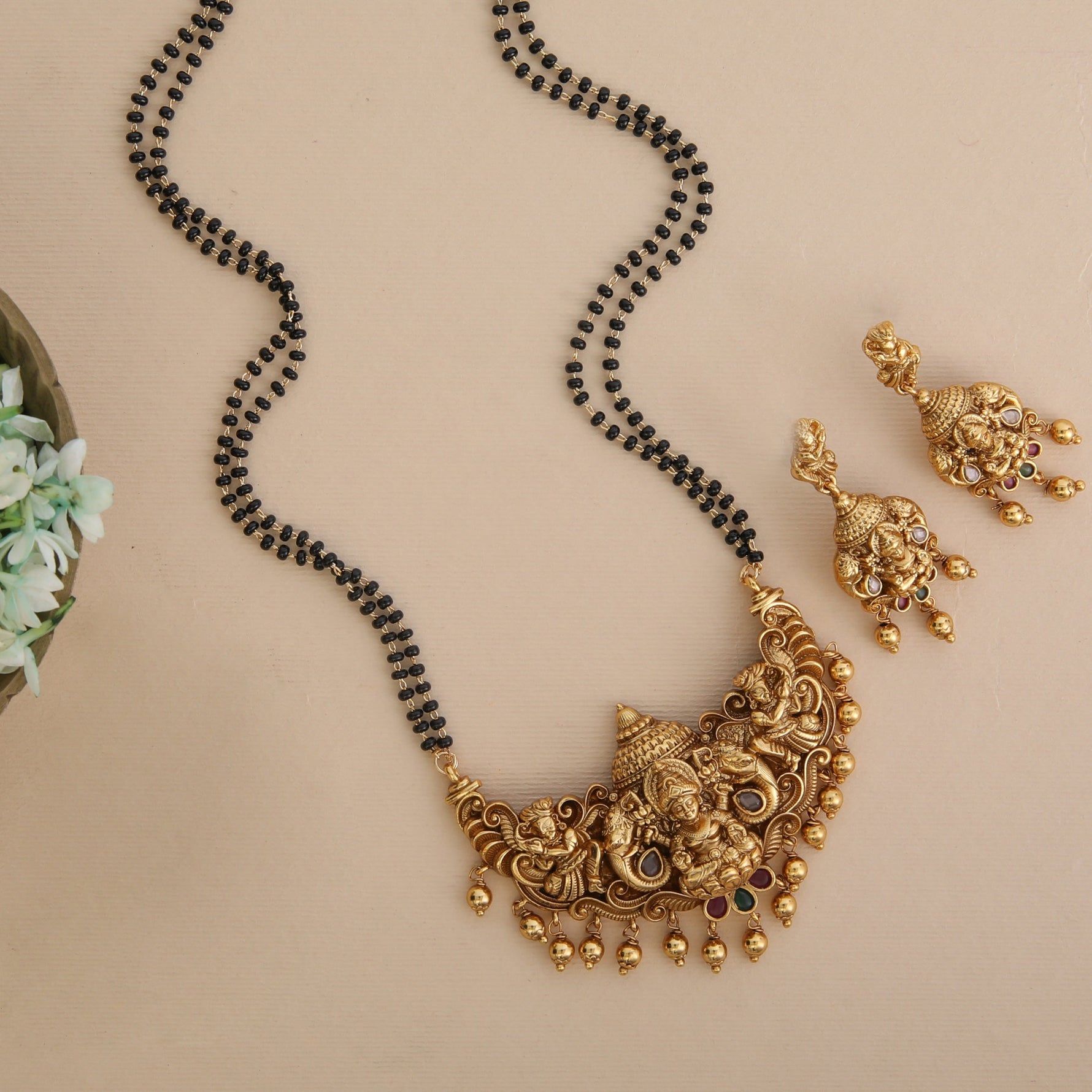 Oindrila Antique Necklace Set