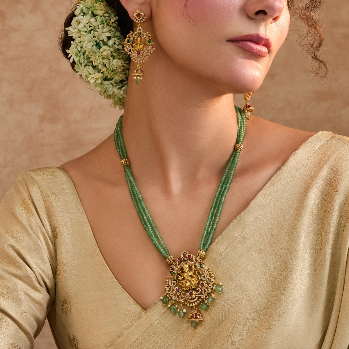 Anvitha Antique Pendant Set
