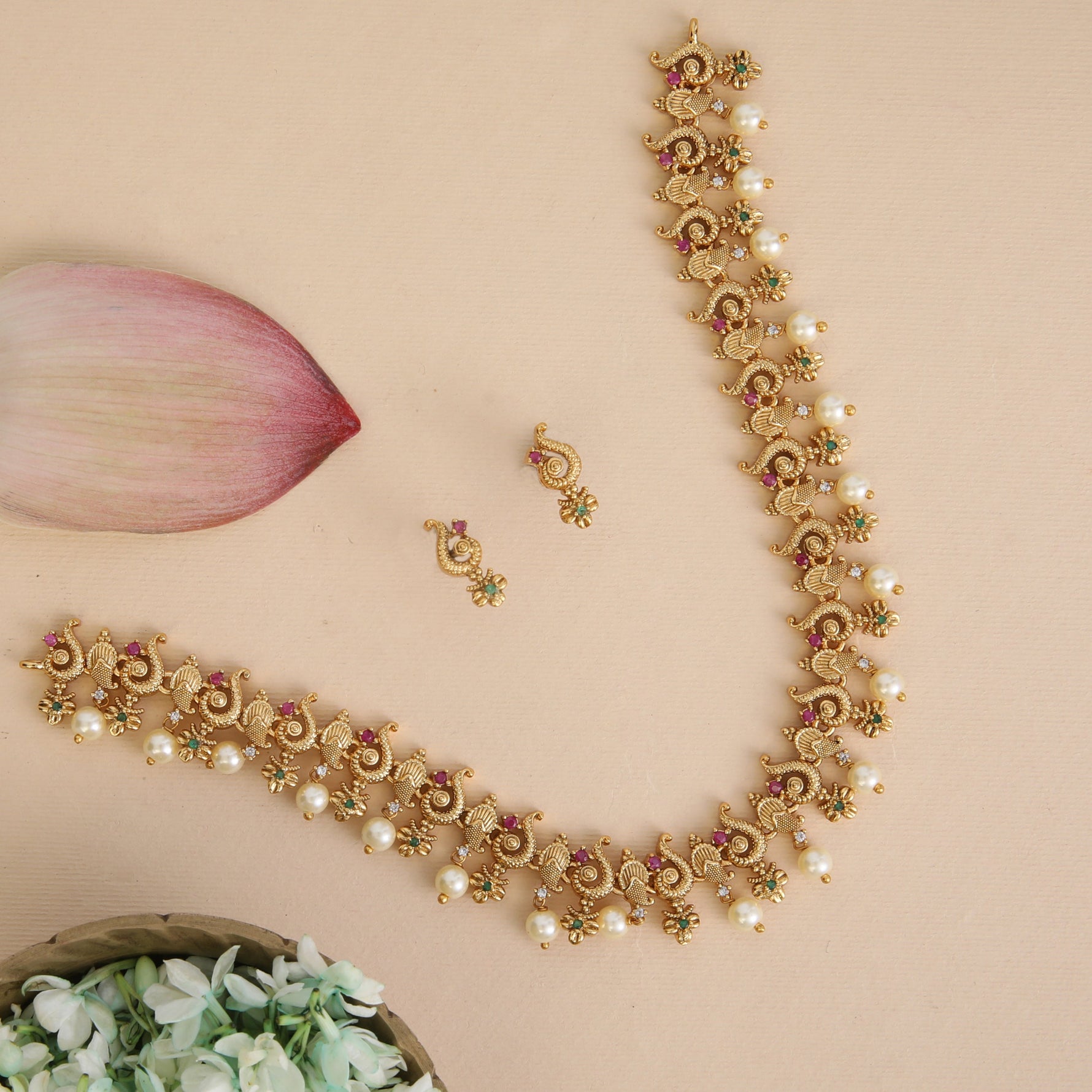 Anvitha Antique Necklace Set