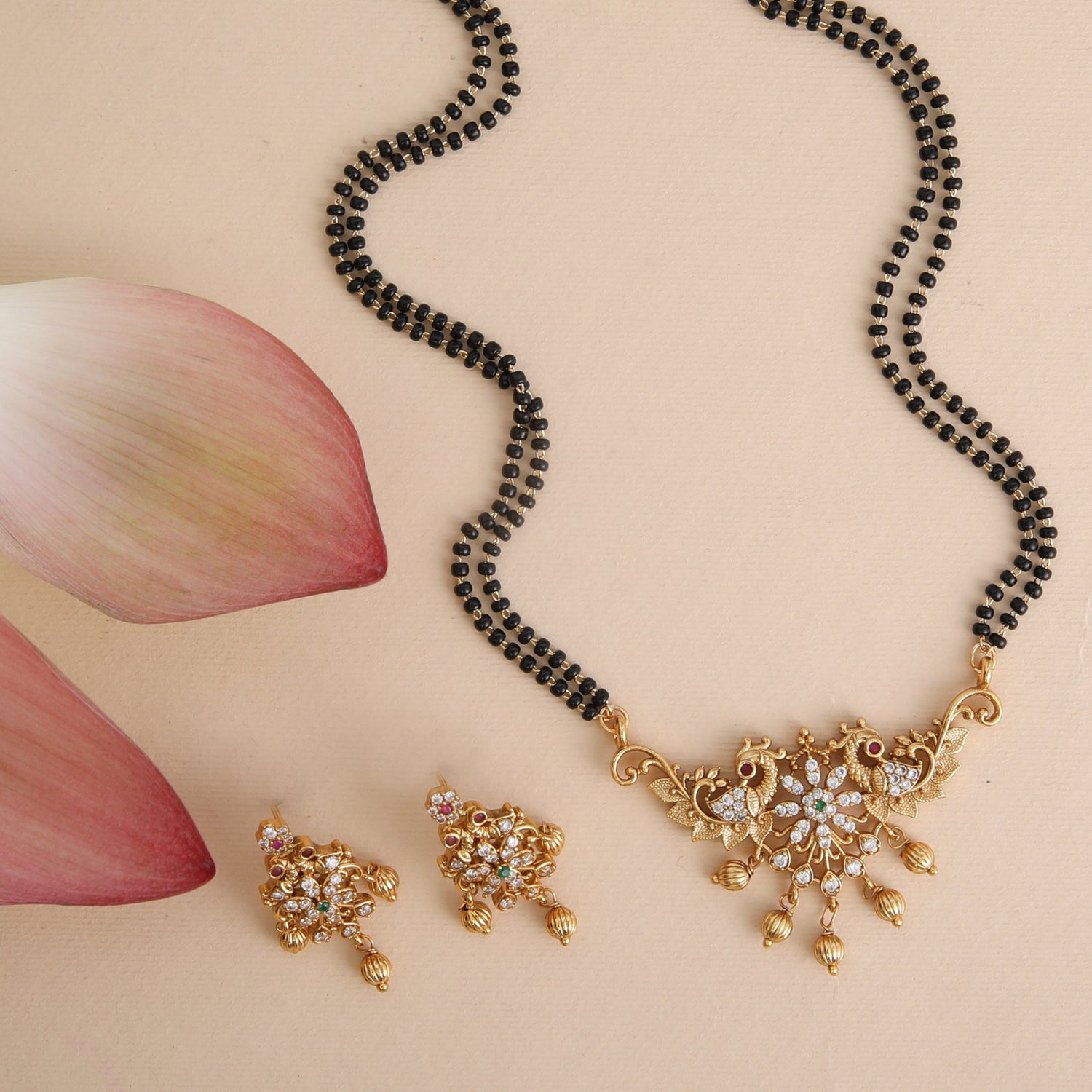 Manjari Black Beads Pendant Set