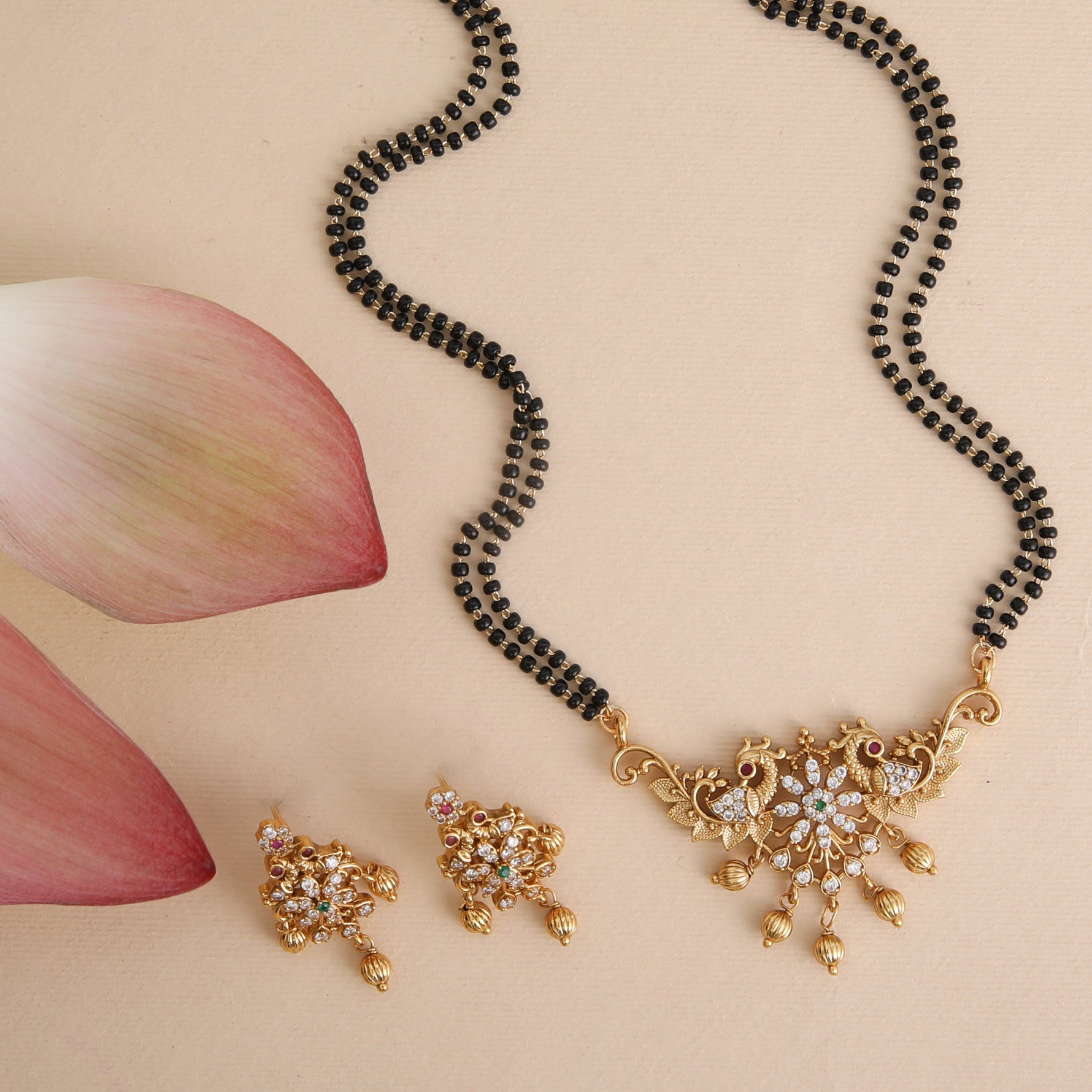 Manjari Black Beads Pendant Set