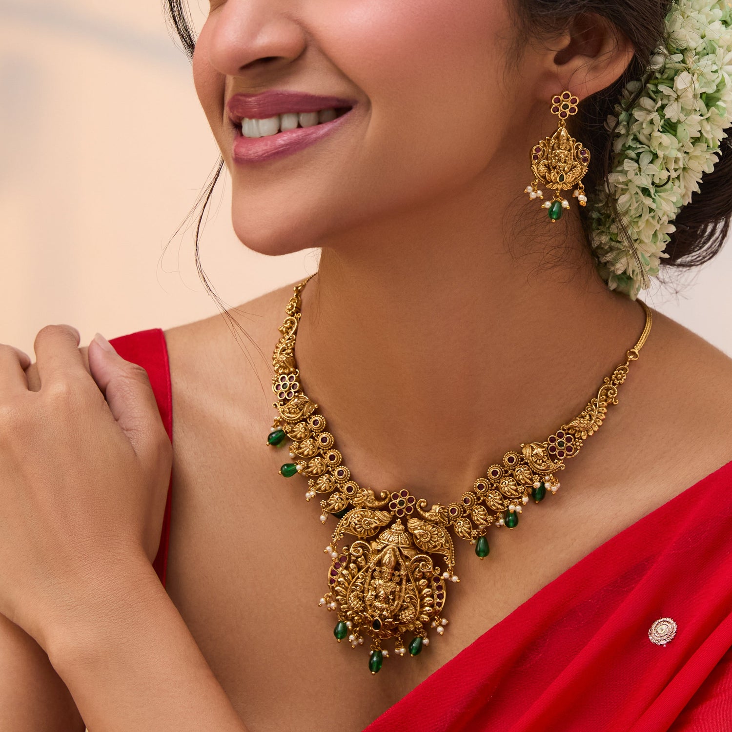 Samika Antique Short Necklace Set