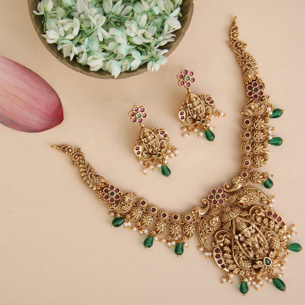Samika Antique Short Necklace Set
