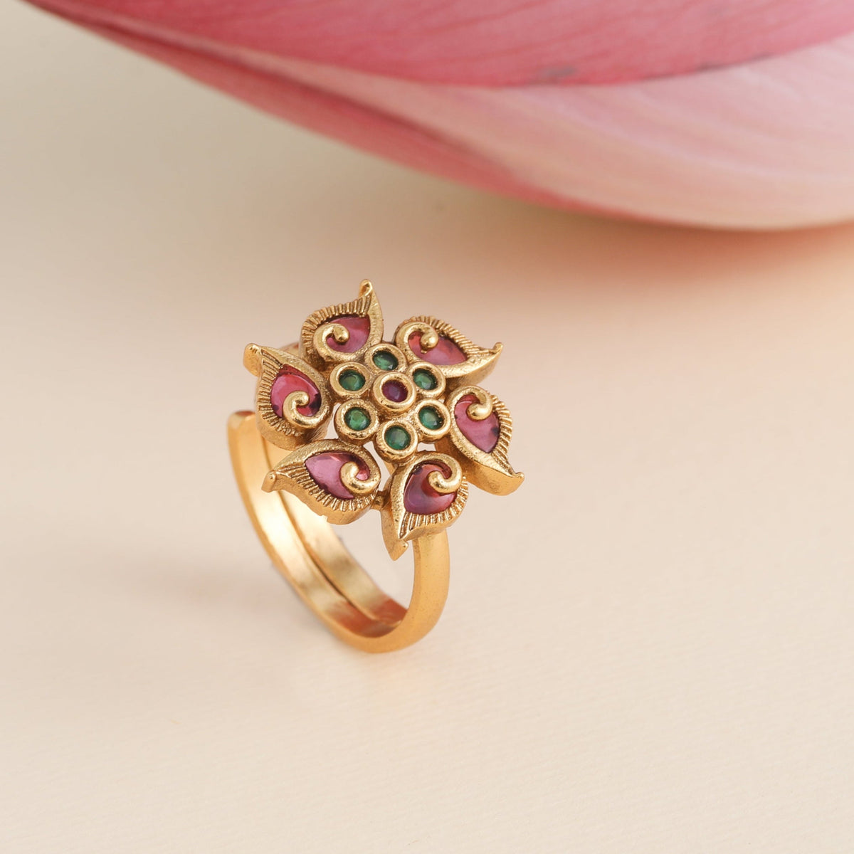 Raya Antique Finger Ring
