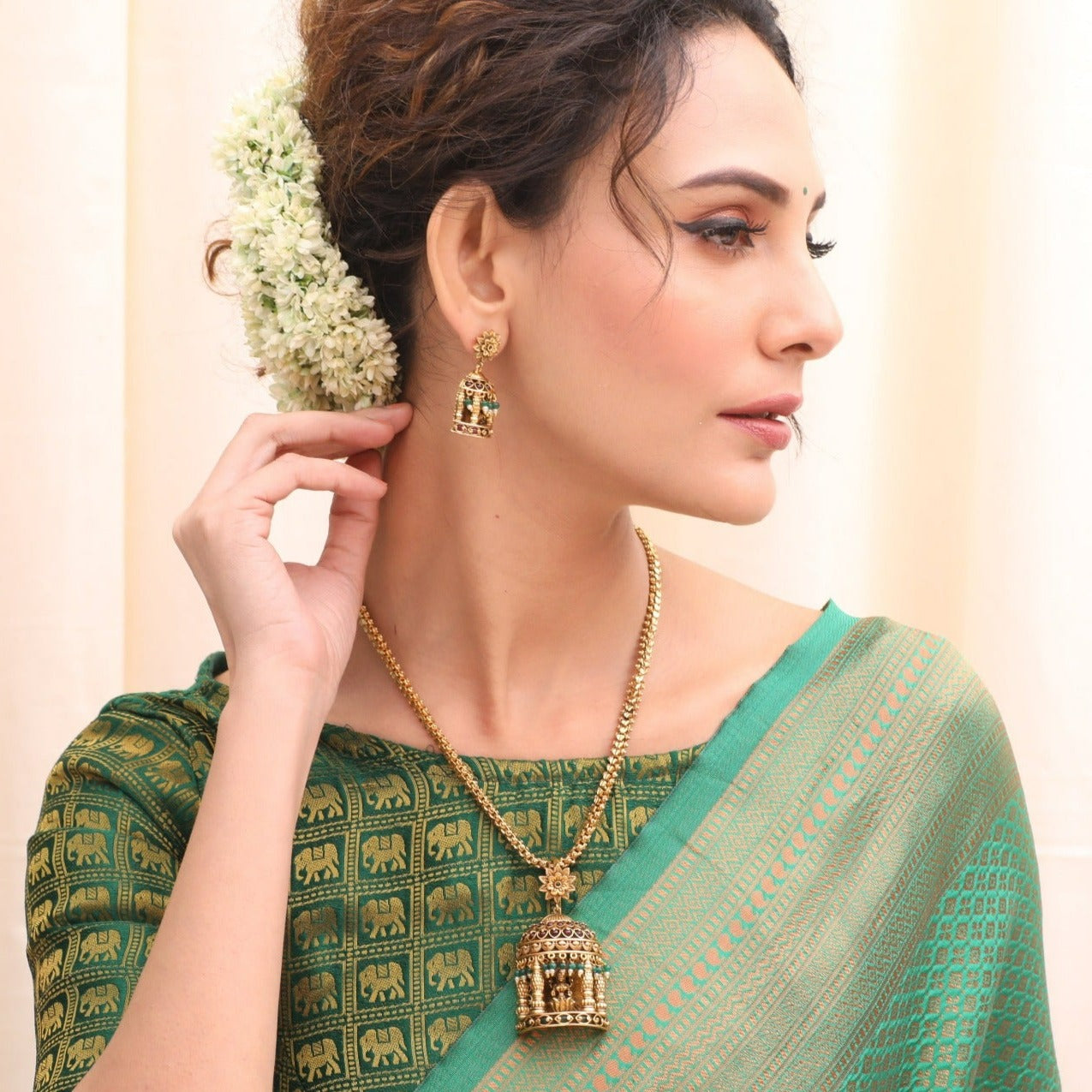 Pavaki Antique Temple Pendant Set