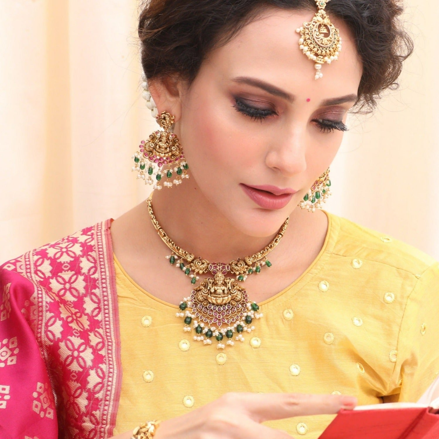 Anandi Antique Necklace Set