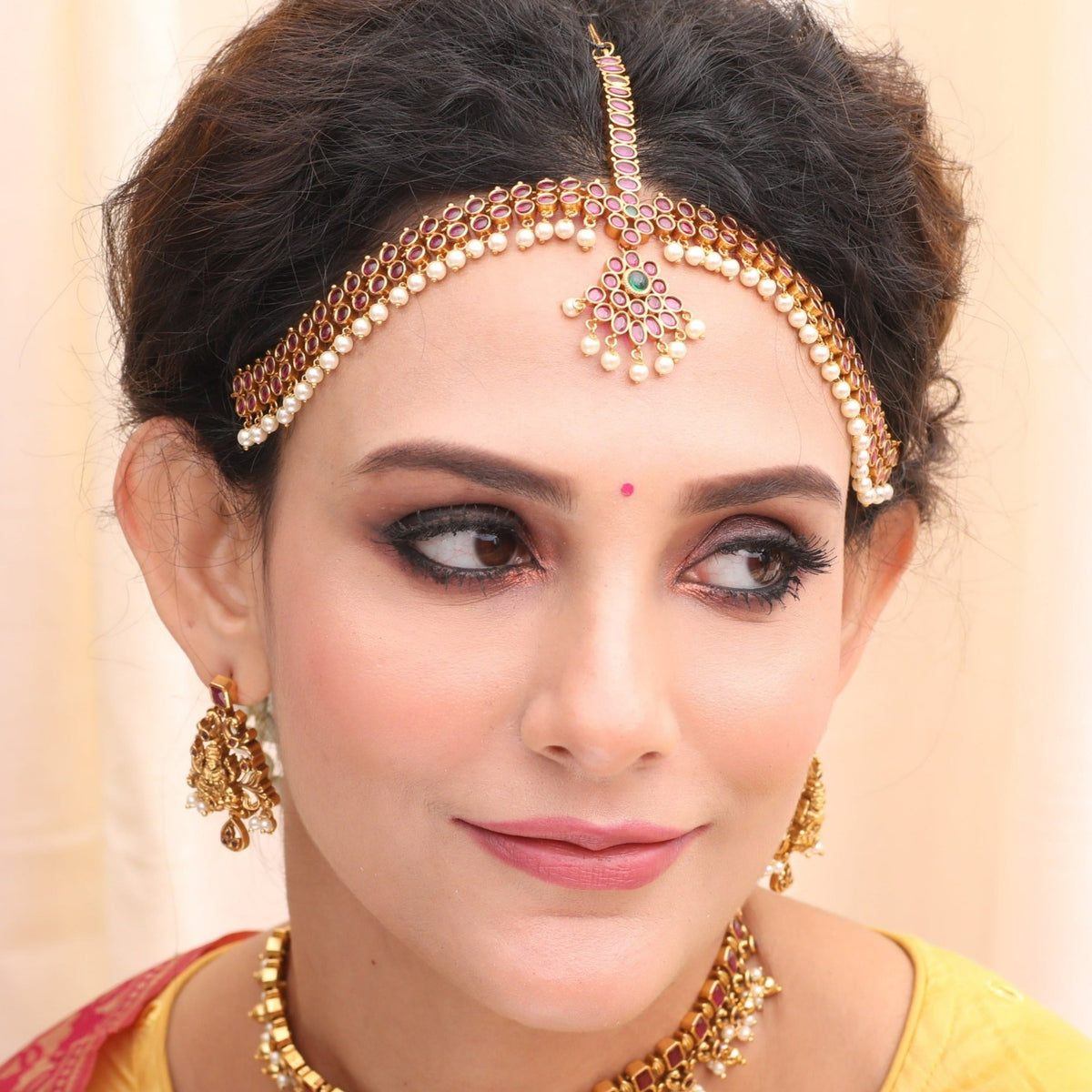 Abhinithi Antique Damini