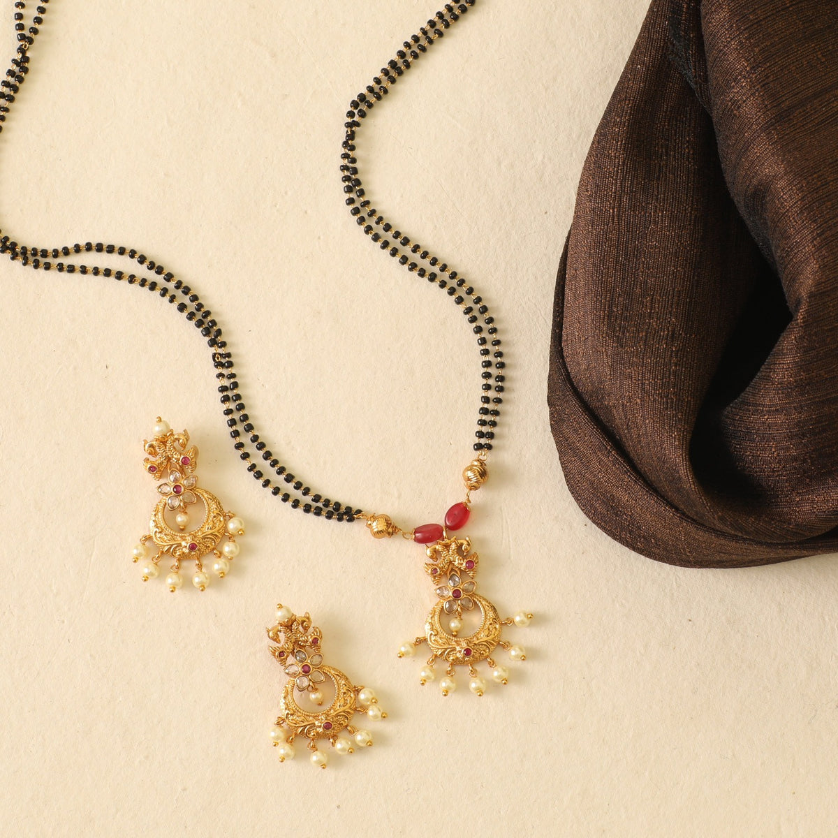 Falgu Antique Mangalsutra Necklace Set