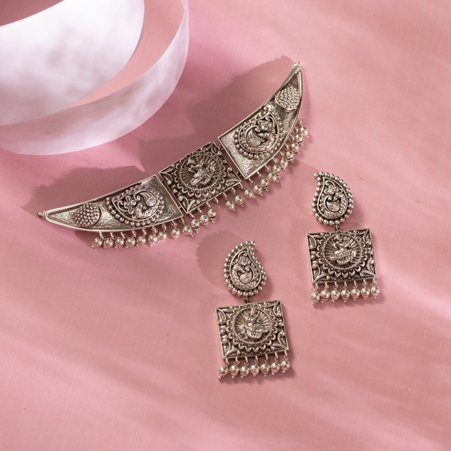 Buy Priyaasi Boho Floral Motif Oxidized Silver Choker Set Online At Best  Price @ Tata CLiQ