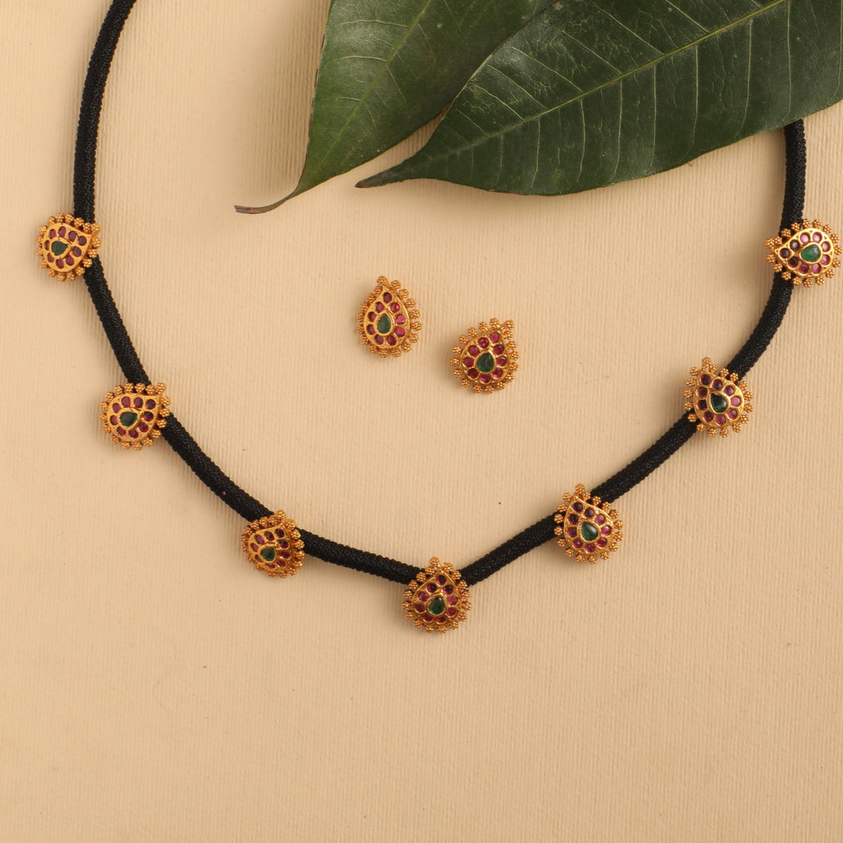 Makul Antique Necklace Set