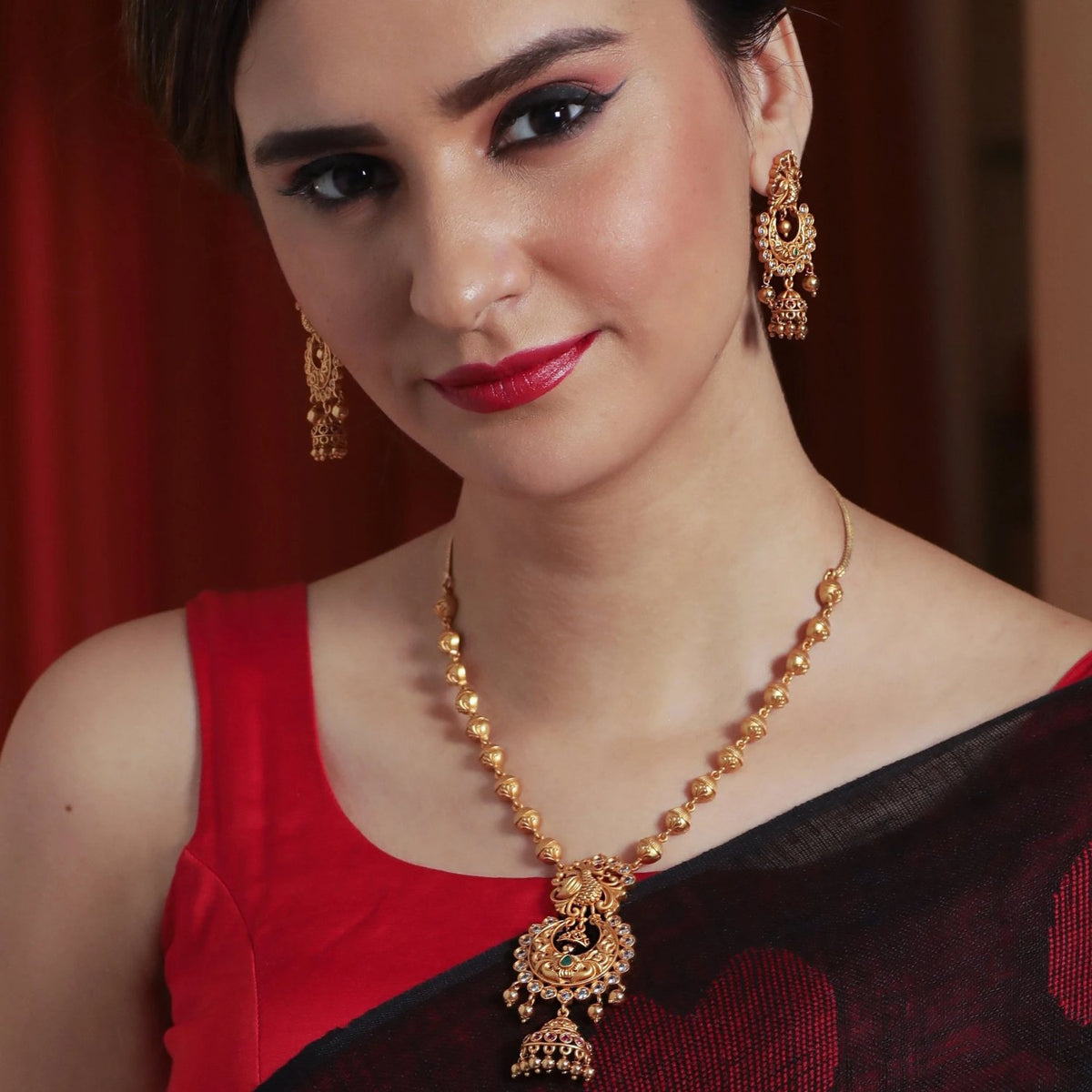 Mara Antique Necklace Set