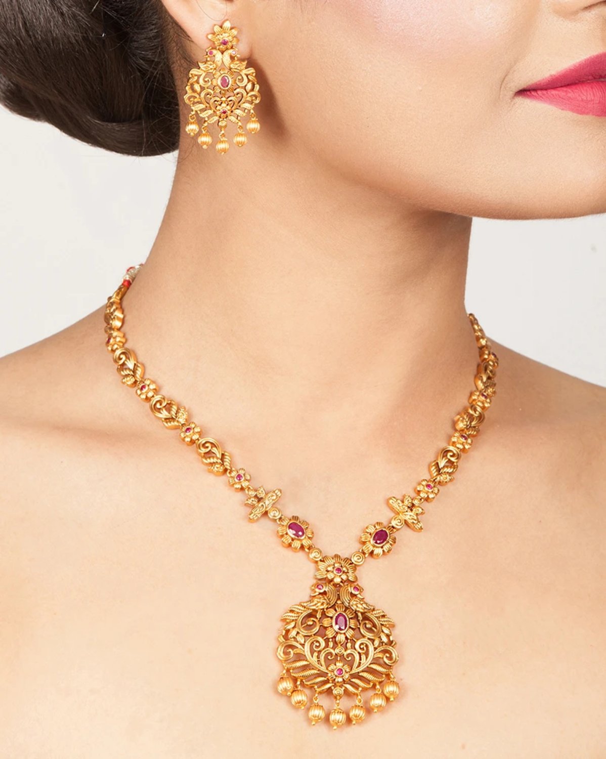 Vrishin Antique Necklace Set