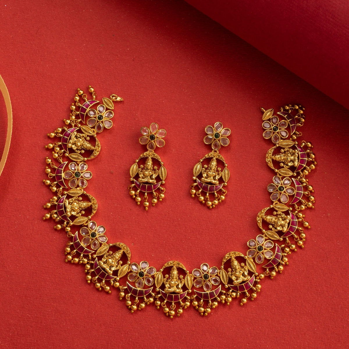 Smita Enamel Antique Necklace Set