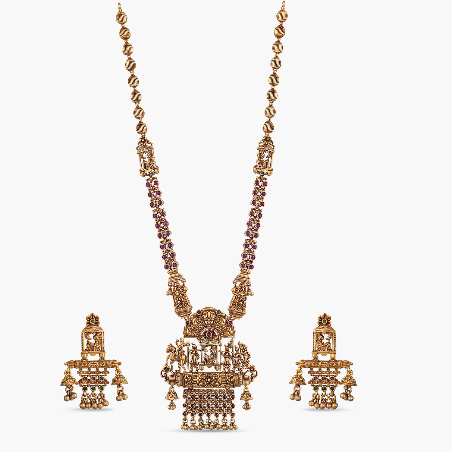 A picture of an Indian antique necklace palki motifs, featuring red gemstones.