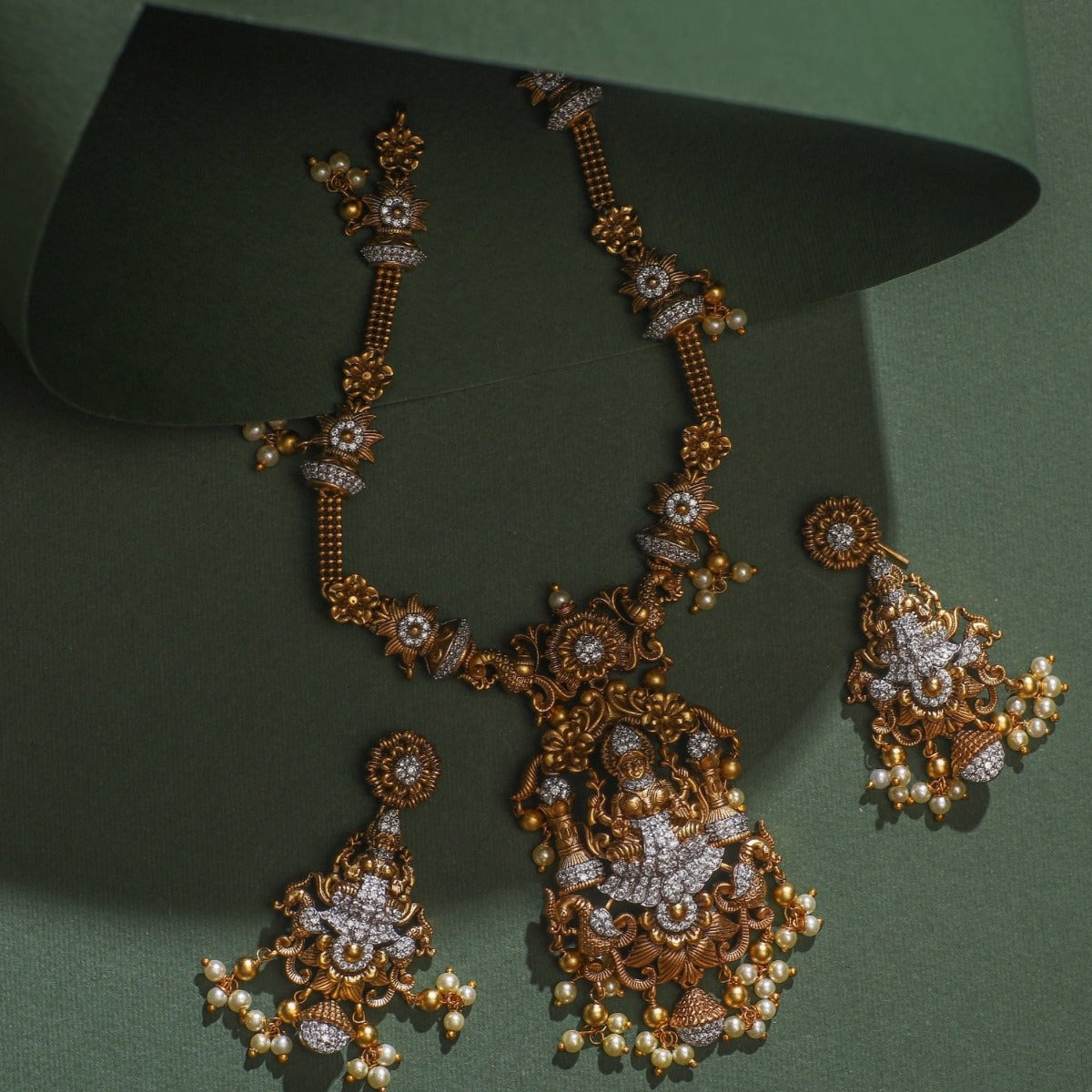 Maithili Chain Link Antique Necklace Set