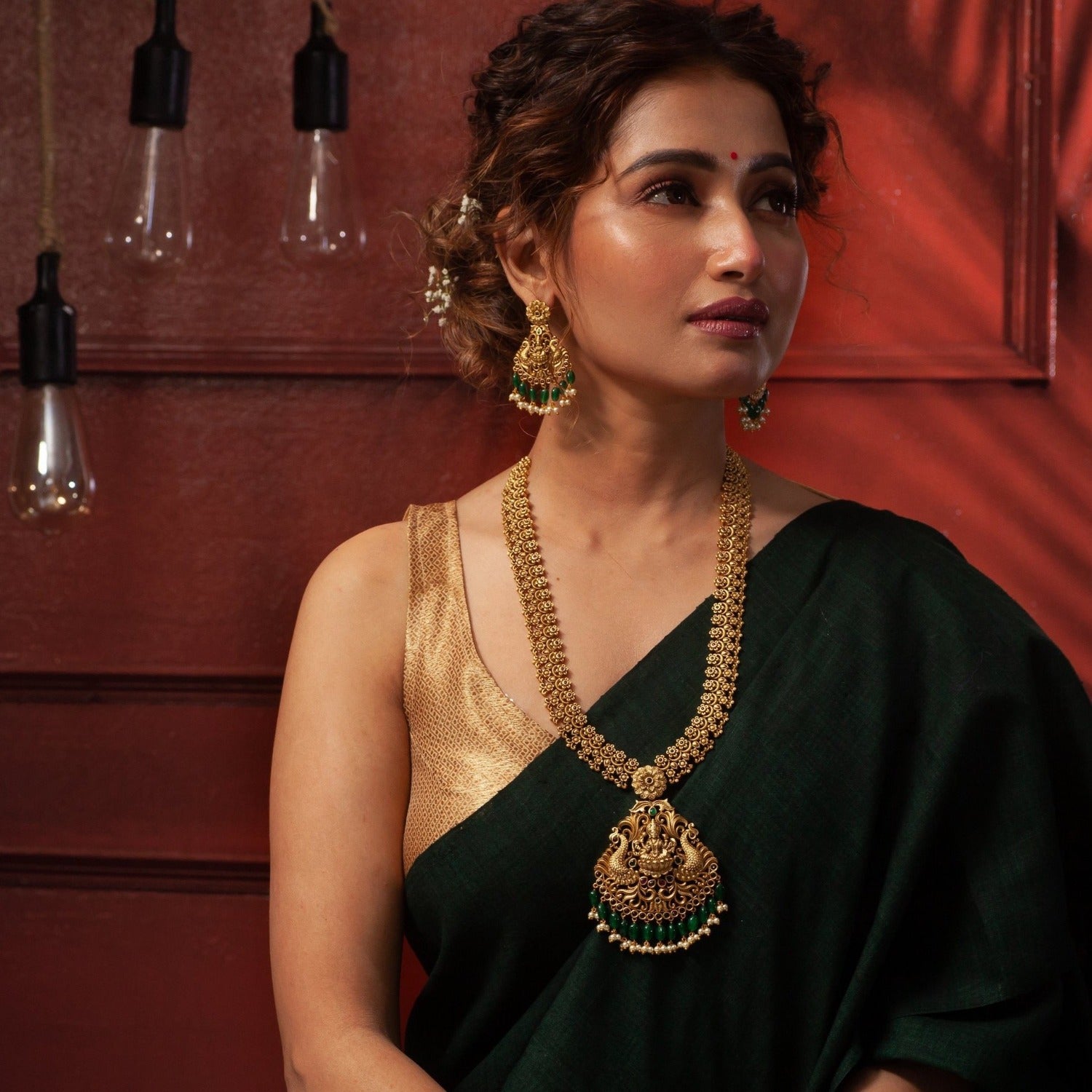 Discover 85+ neck chain for saree super hot