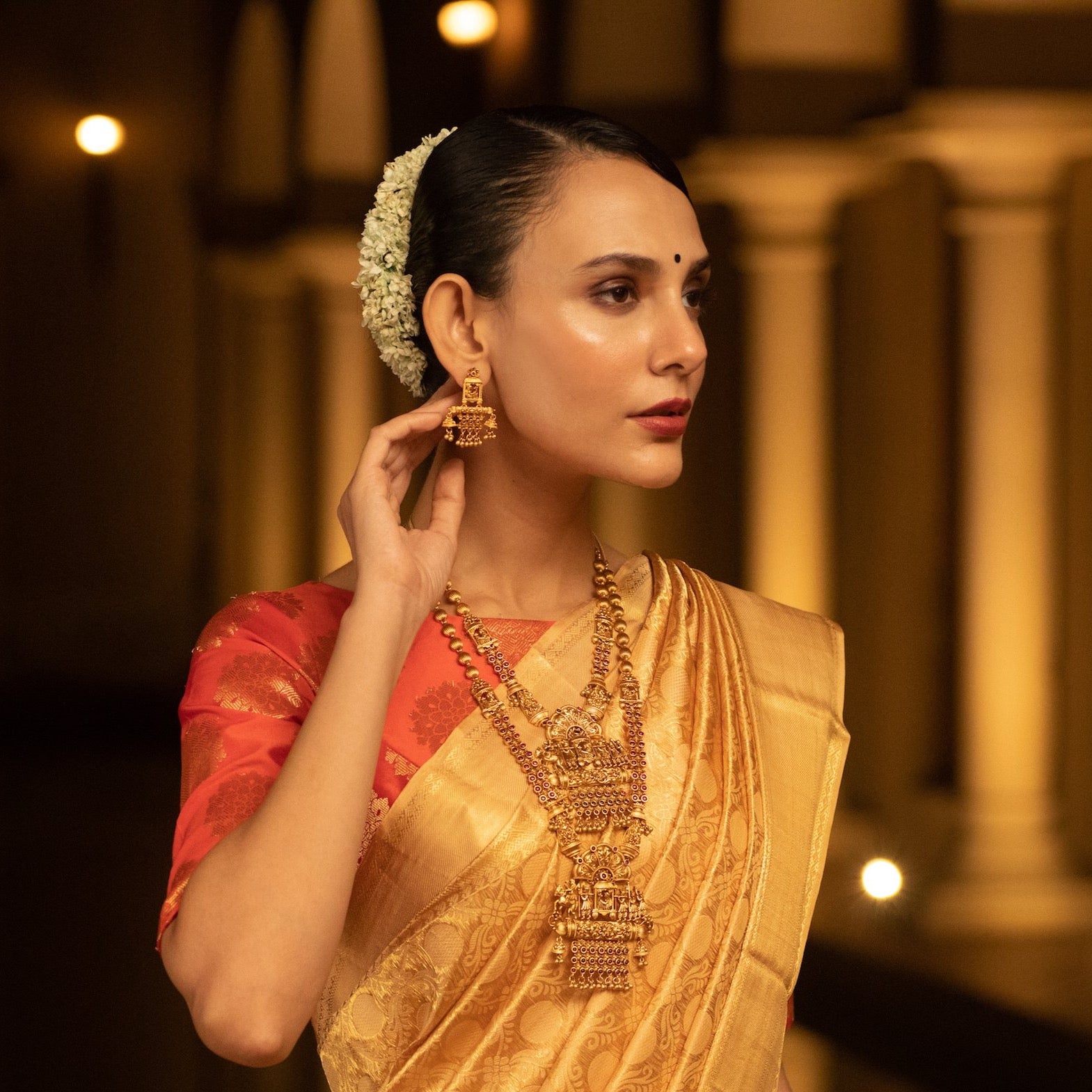 Sarees Jewellery & Accessories: Perfect Pairing Guide | Singhania's