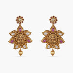 Aaryahi Antique Necklace Set